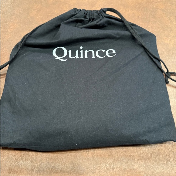 🤍New Quince Italian Leather Crescent Bag (Comes With Shoulder Strap Only) - Picture 3 of 9